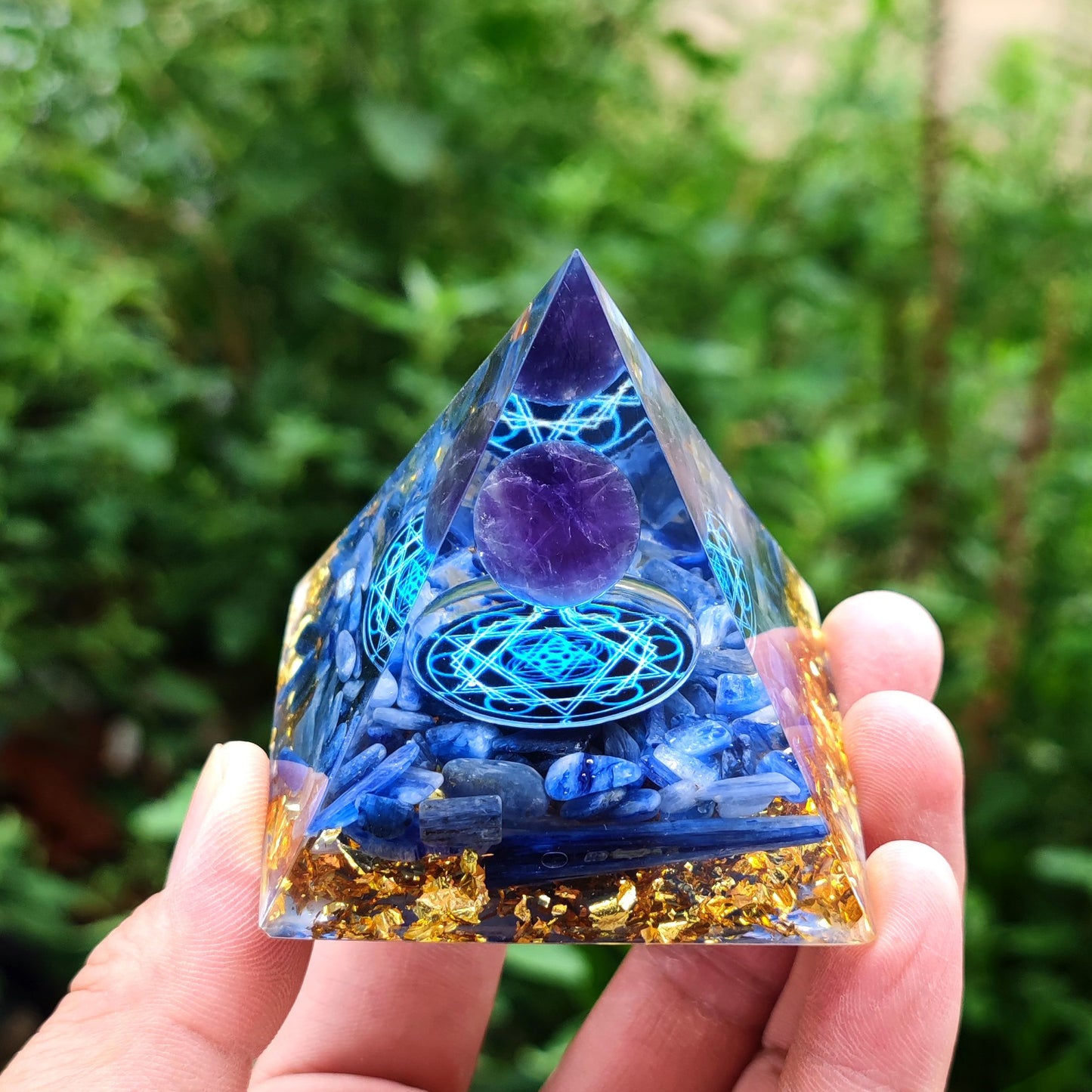 Crystal Ball Gravel Pyramid Home Crafts Resin Ornaments Desktop